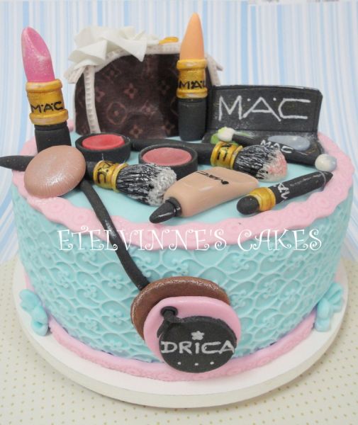 Bolos Decorados Maquiagem  Make up cake, Cake, Party cakes